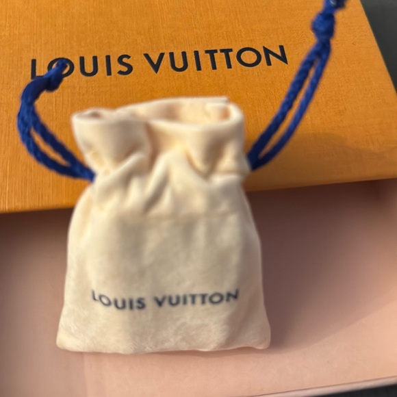 Louis Vuitton Lock and Key - Picture 2 of 7